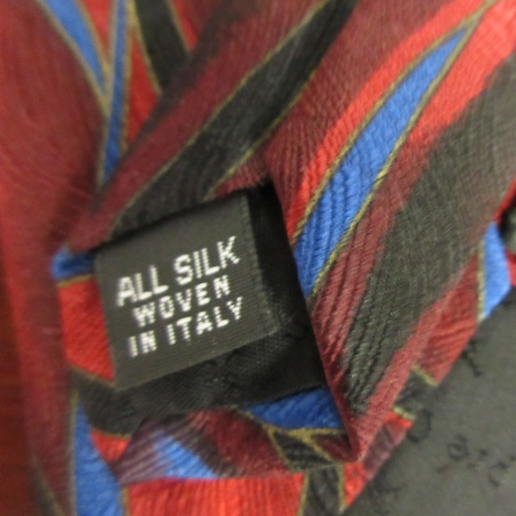 yApre tie in spectacular red and blue - Picture 4 of 5